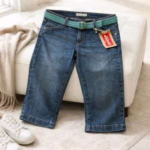 Levis 545 Low Rise Belted Capri Women's Jeans Size 10 NWT